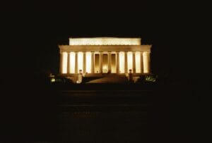 lincoln memorial at night